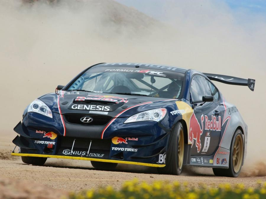  Hyundai Genesis Coupe Red Bull by RMR 2009 года  (фото 6 из 18)